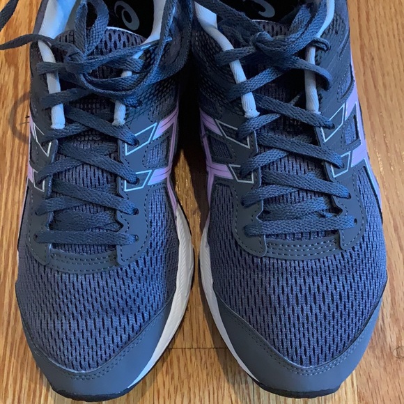 Asics Amplifoam Sneakers - Picture 3 of 8